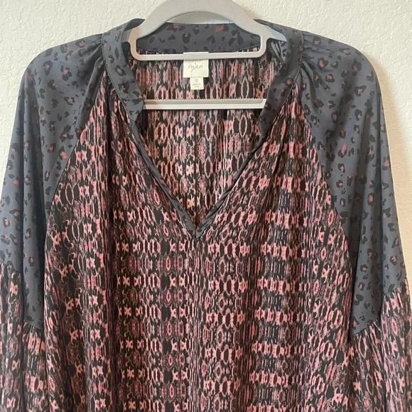 Roan + Ryan Annabelle V Neck Womens Blouse Size Large Animal Print Long Sleeve - Picture 4 of 12